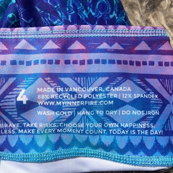 Inner fire mandalas Capri legging - Picture 6 of 7